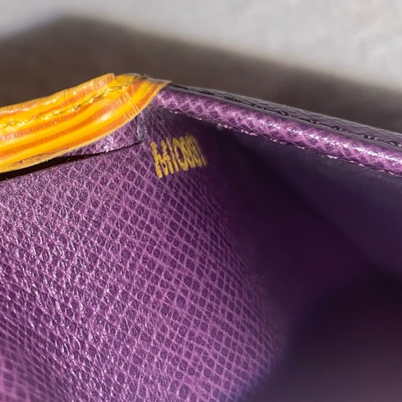 Authentic Louis Vuitton Yellow Epi Snap Wallet - Picture 10 of 13